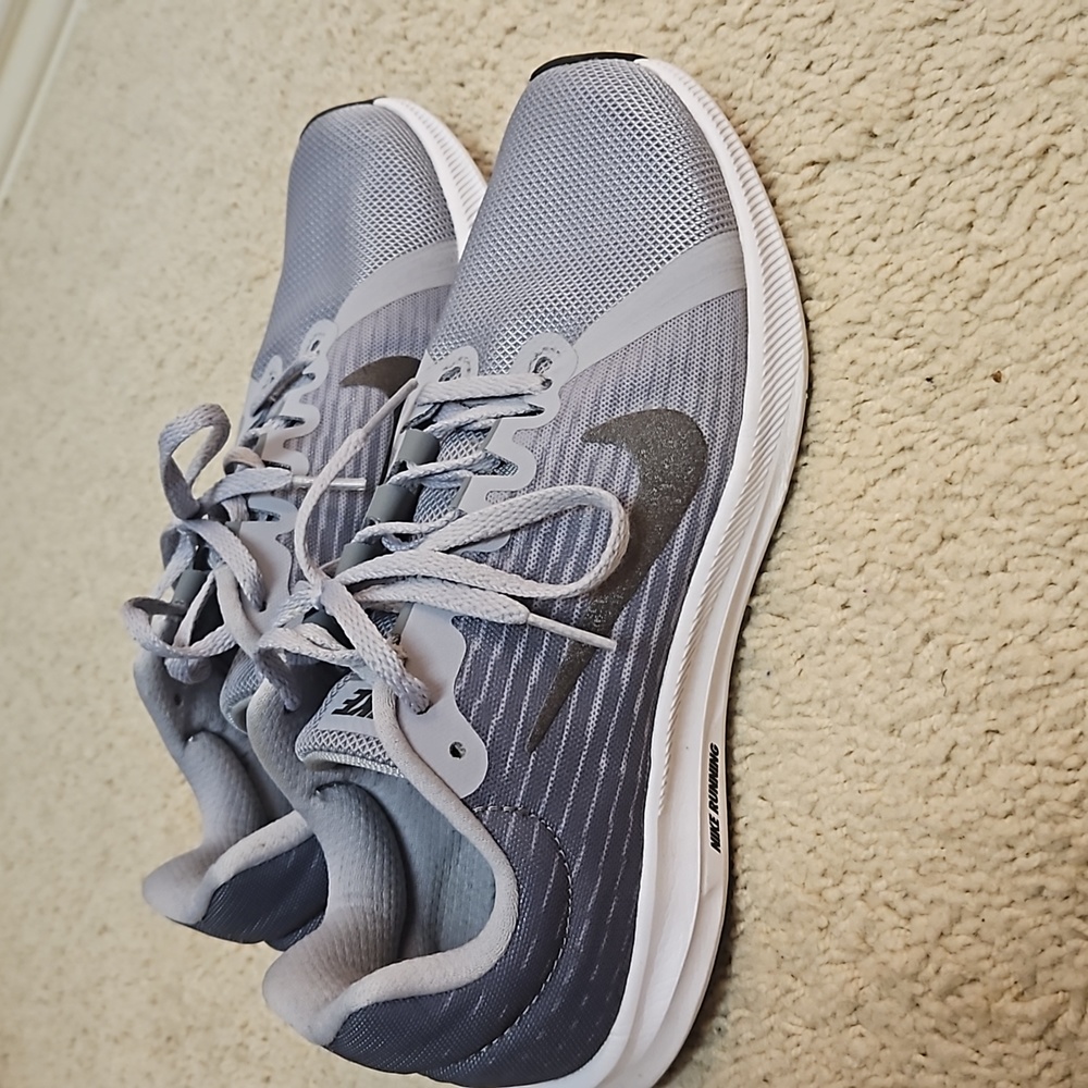 Nike downshifter 8 women's size 7.5